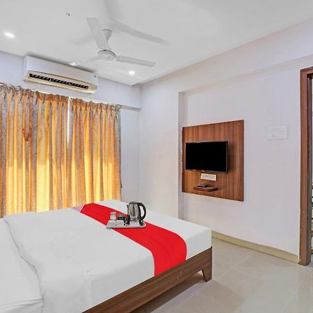 Oyo Flagship Hotel Residency Silvassa Bagian luar foto