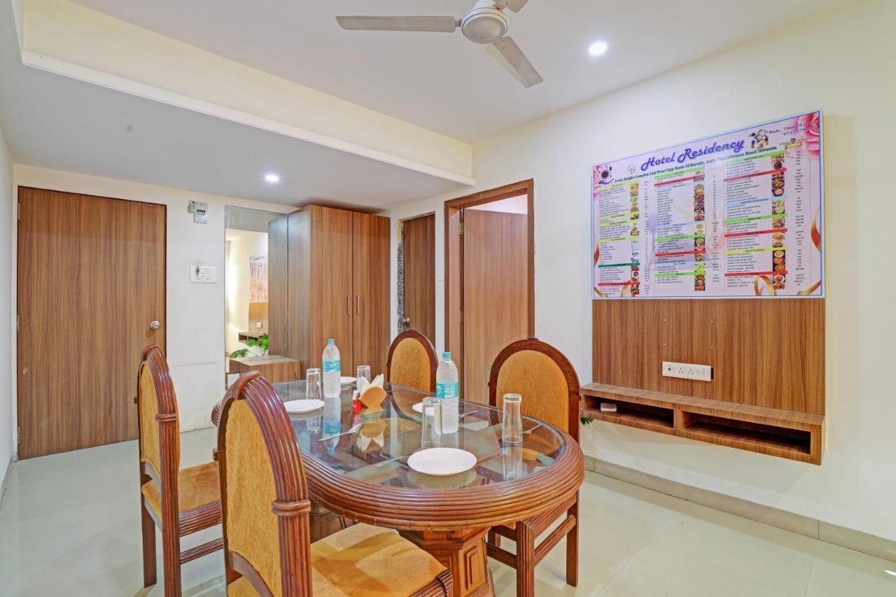 Oyo Flagship Hotel Residency Silvassa Bagian luar foto