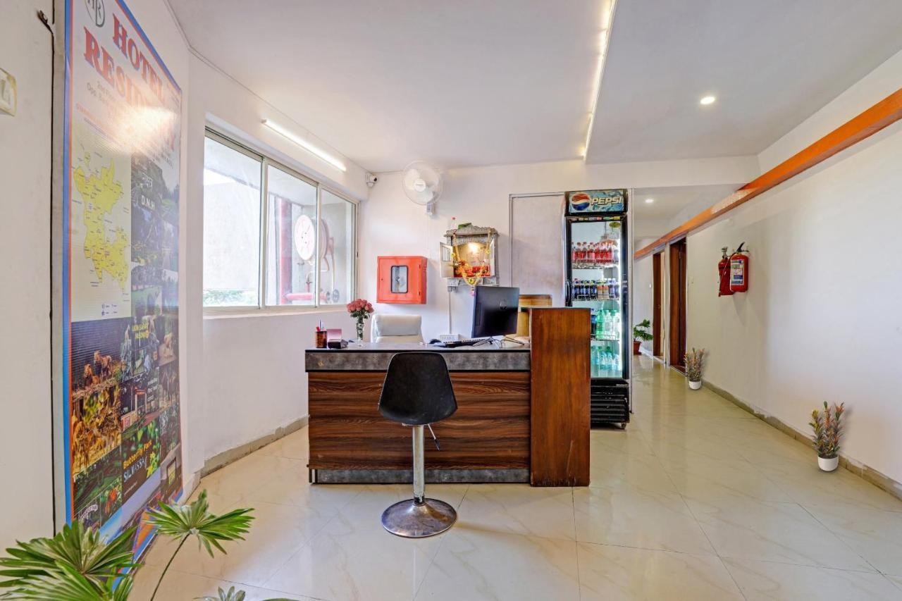 Oyo Flagship Hotel Residency Silvassa Bagian luar foto