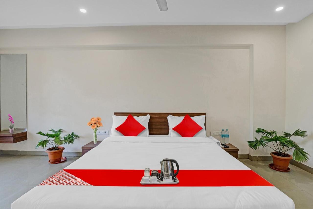 Oyo Flagship Hotel Residency Silvassa Bagian luar foto